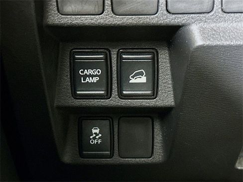 Used 2023 Nissan Frontier SV image 10