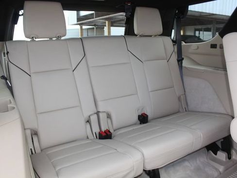 Used 2024 Cadillac Escalade Premium Luxury w/ Performance Package AWD/4WD image 20