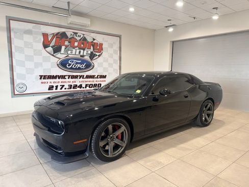 Used 2019 Dodge Challenger SRT Hellcat Redeye image 1
