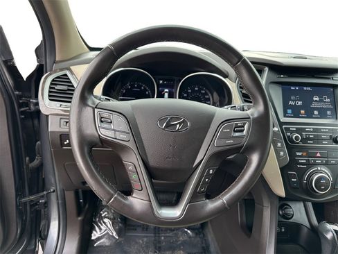 Used 2017 Hyundai Santa Fe Sport image 12
