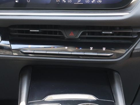 Used 2025 Buick Envision Preferred AWD/4WD image 21