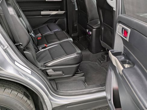 Used 2022 Ford Explorer Limited image 25