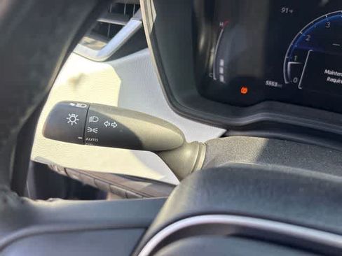 Used 2026 Toyota Corolla SE FWD image 17