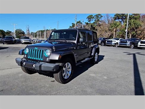 Used 2016 Jeep Wrangler Unlimited Sahara w/ Connectivity Group image 40