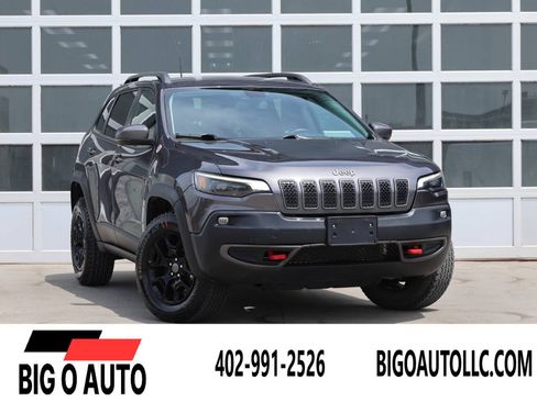 Used 2020 Jeep Cherokee Trailhawk w/ Cold Weather Group AWD/4WD image 1