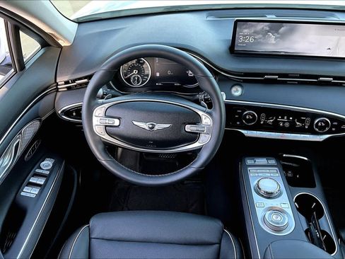 Used 2025 Genesis GV70 2.5T w/ Advanced Package image 5