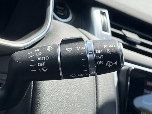 Used 2019 Land Rover Range Rover Sport HSE AWD/4WD image 46