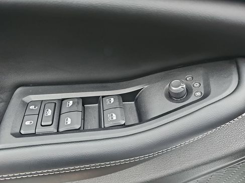 Used 2023 Jeep Grand Cherokee Altitude image 28