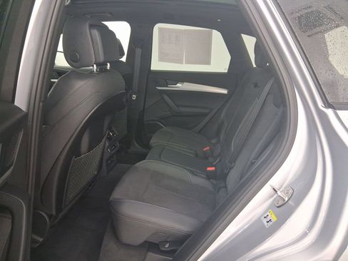 Used 2024 Audi Q5 e Premium Plus w/ Premium Plus Package image 12