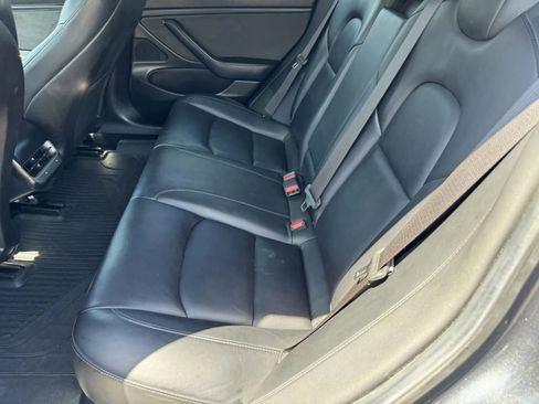 Used 2019 Tesla Model 3 Standard Range Plus image 9