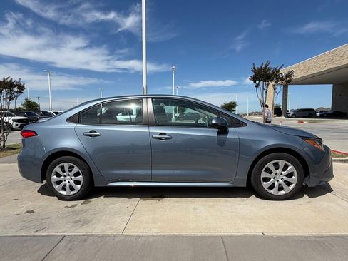 Used 2020 Toyota Corolla LE FWD image 19