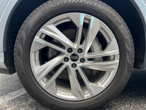 Used 2022 Audi Q7 3.0T Premium Plus AWD/4WD image 22