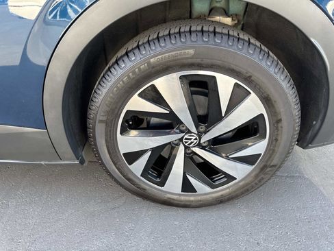 Certified 2023 Volkswagen ID.4 2WD image 6