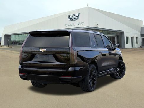 New 2026 Cadillac Escalade ESV Platinum Sport w/ LPO, ONYX Package image 4