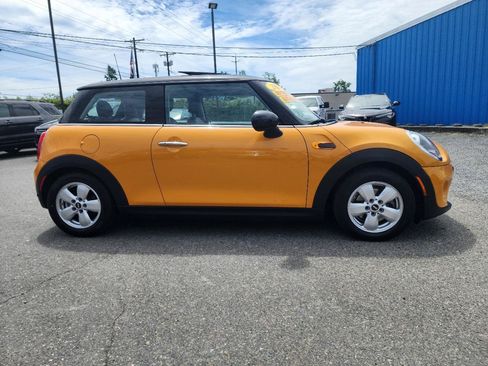 Used 2017 MINI Cooper 2-Door Hardtop FWD image 4