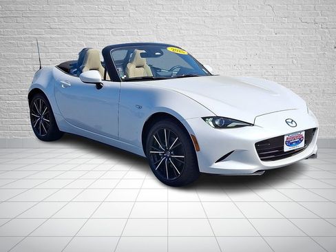 Used 2025 MAZDA MX-5 Miata Grand Touring w/ Weather Package RWD image 4