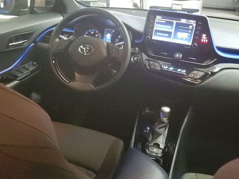 Used 2021 Toyota C-HR XLE image 11