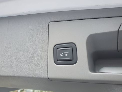 Certified 2024 Cadillac XT5 Premium Luxury w/ LPO, Floor Liner Package AWD/4WD image 44