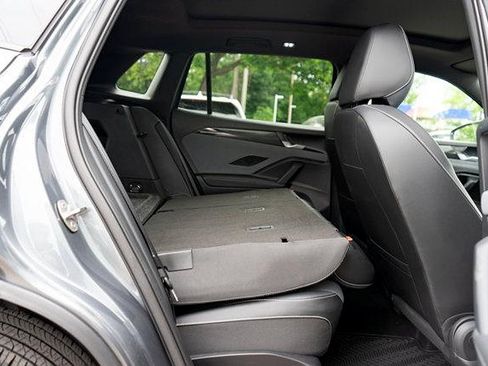 Used 2026 Volkswagen Tiguan SE R-Line AWD/4WD image 28