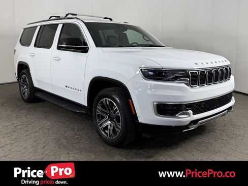 Used 2023 Jeep Wagoneer Series II w/ HD Trailer Tow Package image 1