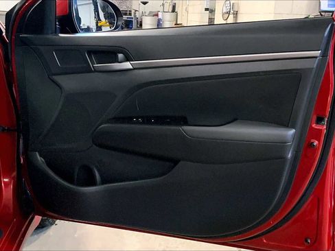 Used 2017 Hyundai Elantra Value Edition image 22