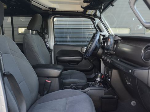 Used 2018 Jeep Wrangler Unlimited Sport AWD/4WD image 21