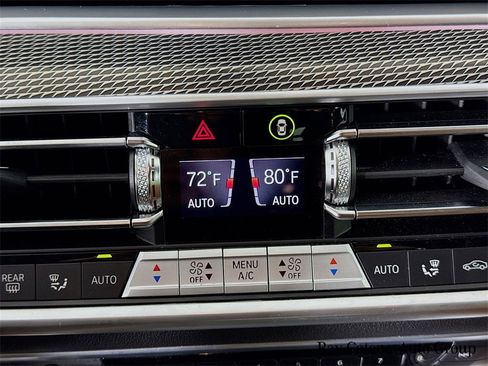 Used 2023 BMW X6 xDrive40i w/ M Sport Package image 16