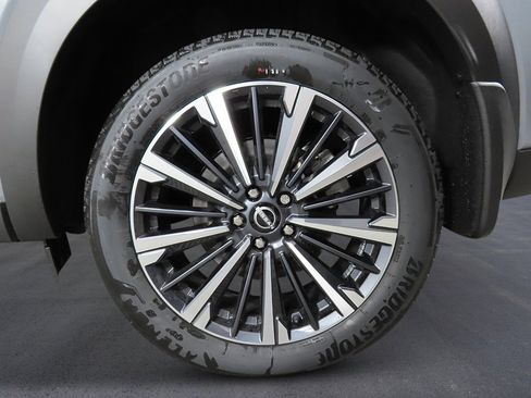 New 2026 Nissan Pathfinder Platinum AWD/4WD image 9