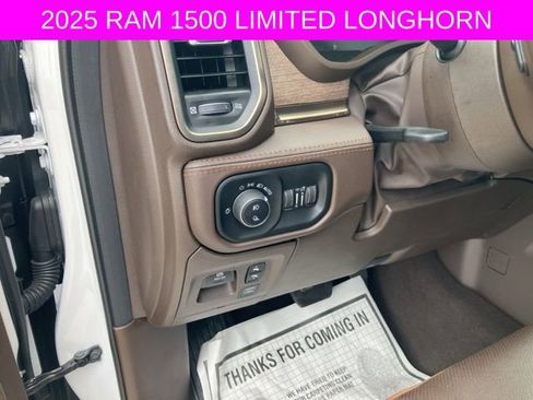 Used 2025 RAM 1500 Limited AWD/4WD image 34