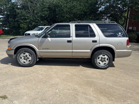 Used 2002 Chevrolet Blazer LS w/ Preferred Equipment Group AWD/4WD image 3