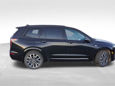 Used 2021 Cadillac XT6 Sport image 2