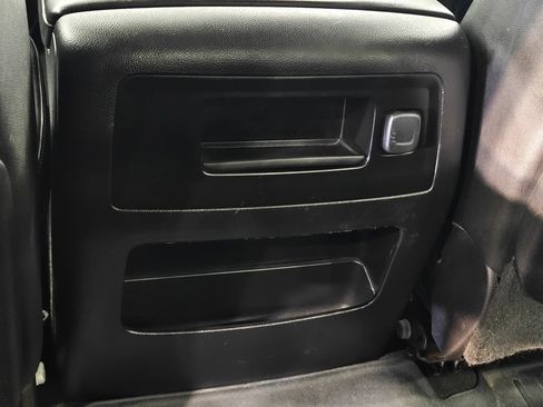Used 2014 GMC Sierra 1500 SLT w/ SLT Crew Cab Value Package AWD/4WD image 32
