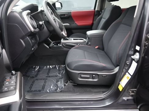 Used 2023 Toyota Tacoma SR5 w/ Technology Package RWD image 17