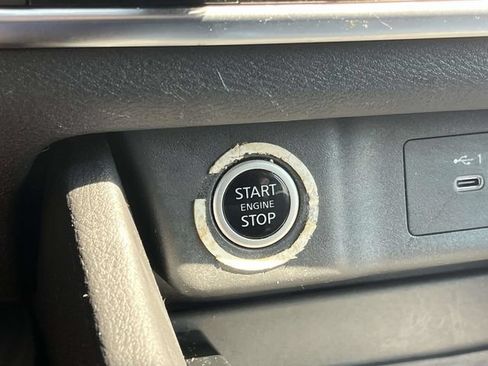 Used 2023 Nissan Rogue SV FWD image 31