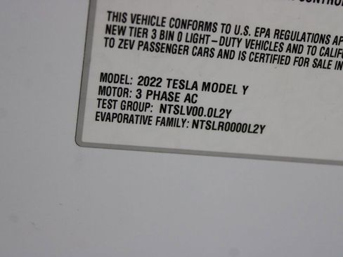 Used 2022 Tesla Model Y Performance image 28