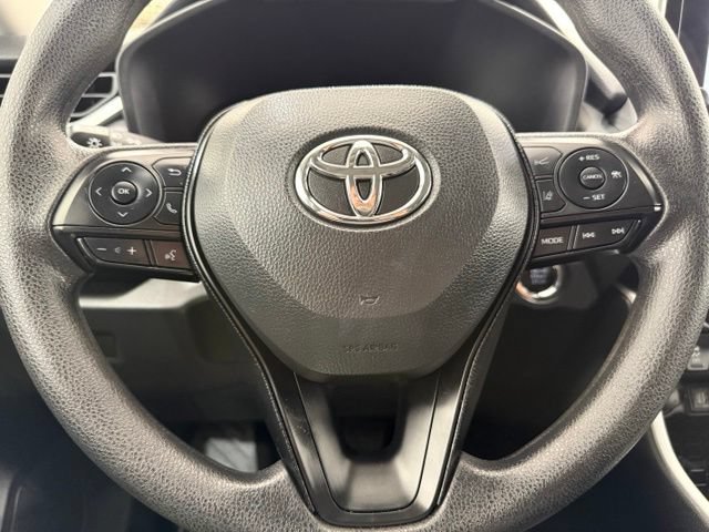 Used 2025 Toyota RAV4 XLE FWD image 40