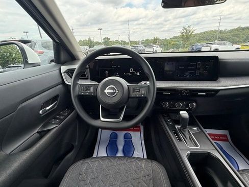 New 2025 Nissan Kicks SV image 18