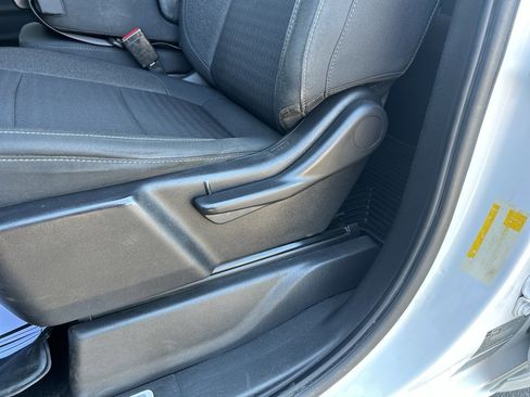 Used 2021 Chevrolet Silverado 1500 LT image 18