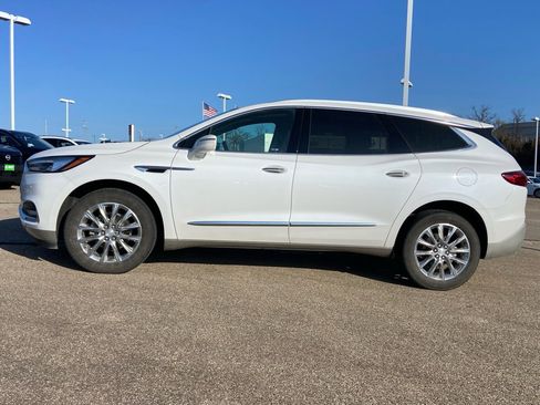 Used 2020 Buick Enclave Premium w/ Sun and Sites Package image 13