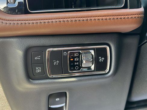 Used 2023 Lincoln Nautilus Reserve w/ Equipment Group 201A image 26