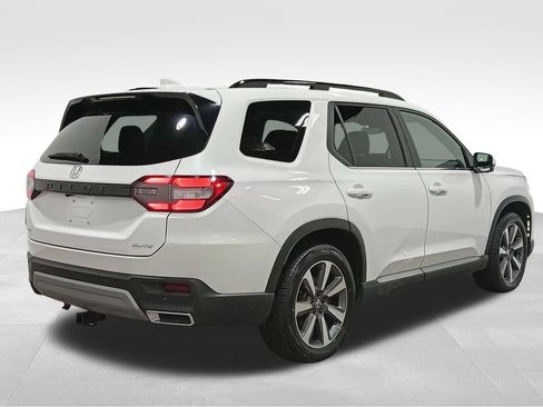 Used 2024 Honda Pilot Elite image 3