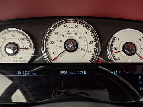 Used 2019 Rolls-Royce Wraith RWD image 22