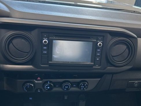 Used 2016 Toyota Tacoma SR image 12