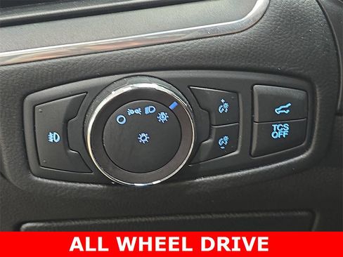 Used 2019 Ford Edge Titanium w/ Cold Weather Package image 26