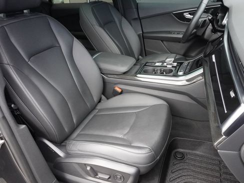 Used 2021 Audi Q8 Premium Plus w/ Premium Plus Package AWD/4WD image 24