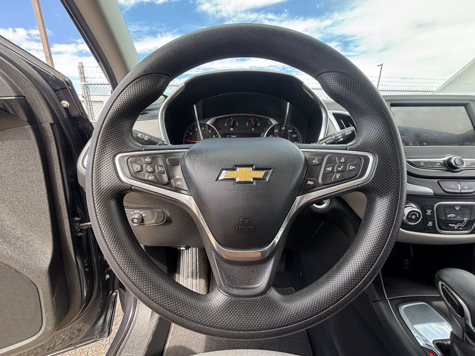 Used 2022 Chevrolet Equinox LS w/ LS Convenience Package FWD image 27