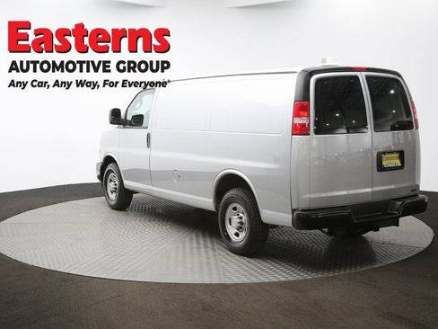 Used 2018 Chevrolet Express 2500 w/ Enhanced Convenience Package image 59