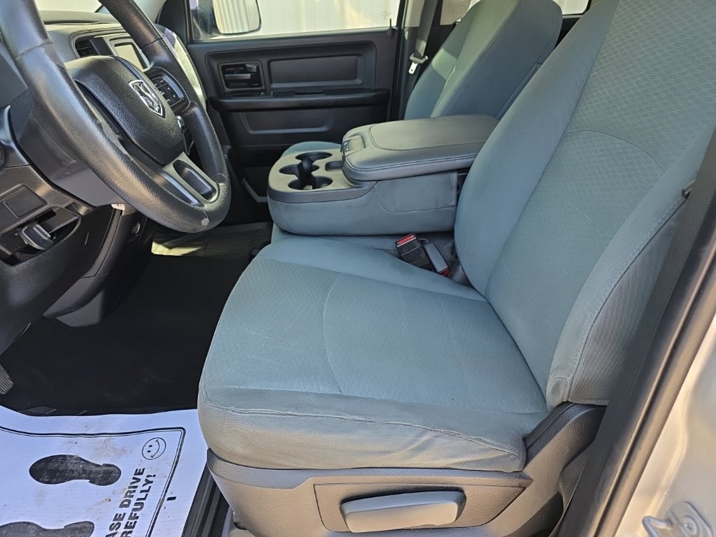 Used 2016 RAM 1500 Express AWD/4WD image 2