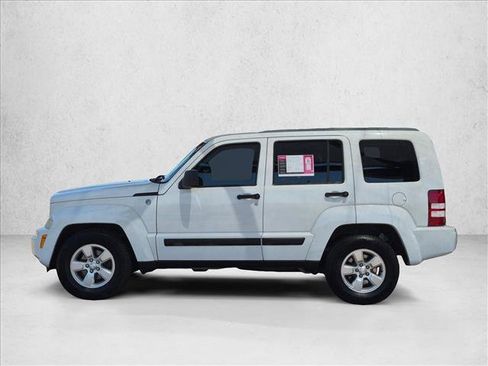 Used 2011 Jeep Liberty Sport AWD/4WD image 8