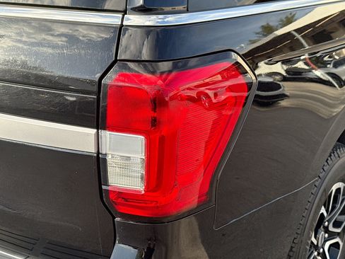 Used 2022 Ford Expedition XLT image 26